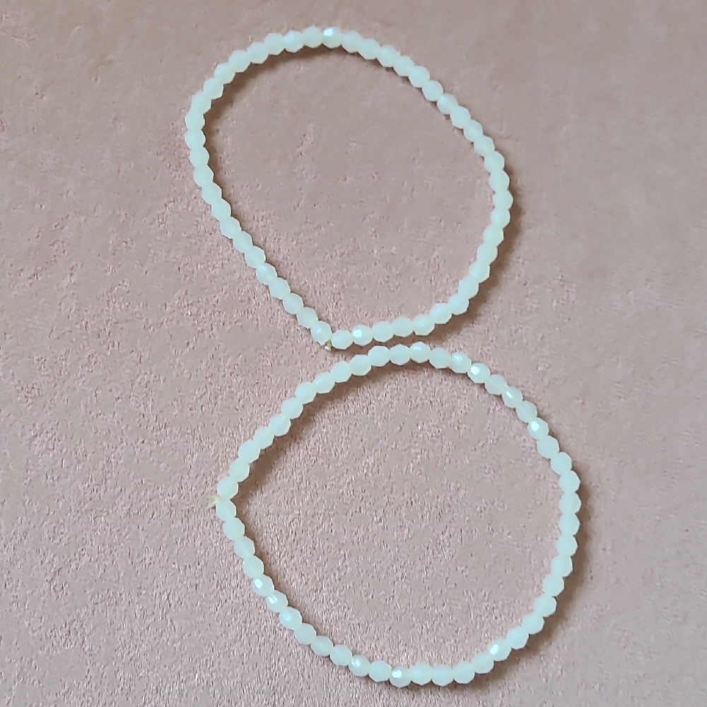 Loft Earrings & Stretchy Bracelet Set - Picture 5 of 10